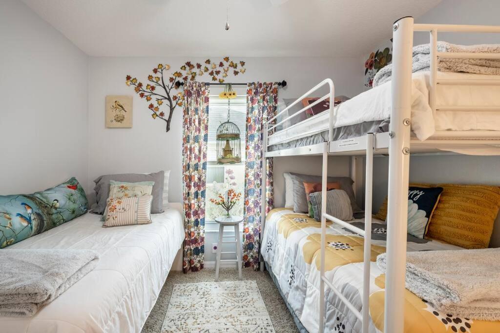 Birds And Blossoms Oasis - Close To Theme Parks *